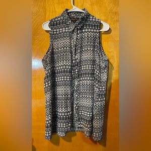 Sweet pea, medium, see through button up tank blouse. 0017